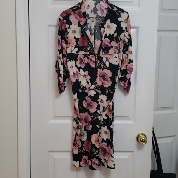 Dresses & Skirts - Flower dress